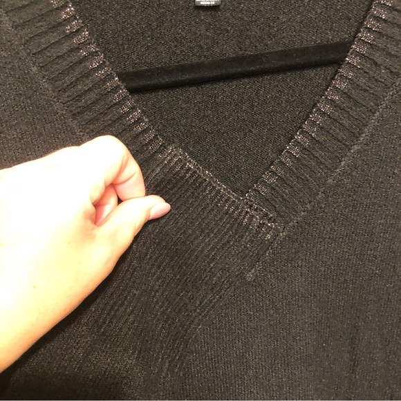EUC Black V neck sweater 3/4 length with metallic trim medium - Picture 4 of 5